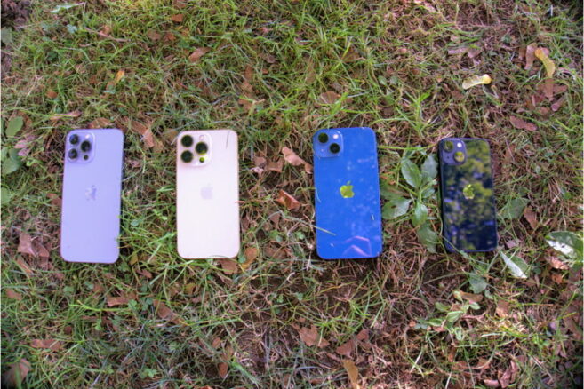 Modèles d'iPhone 13 de dos